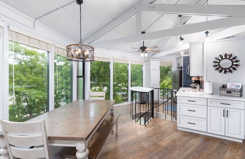Village of Four Seasons Cottage | Treetop Village #15, Outdoor Pool steps away, Sleeps 8, Pet-friendly, 13 MM
