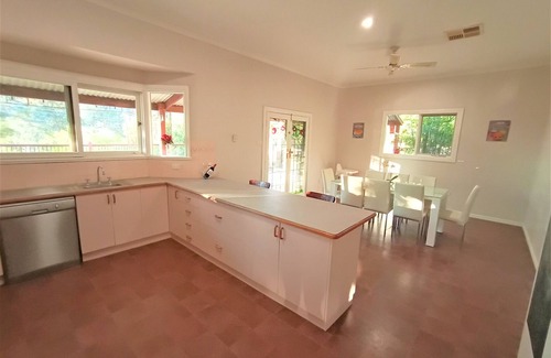 West Albury House | Treetops Escape * Close to CBD * Nature * Unlimited WIFI