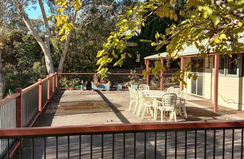 West Albury House | Treetops Escape * Close to CBD * Nature * Unlimited WIFI