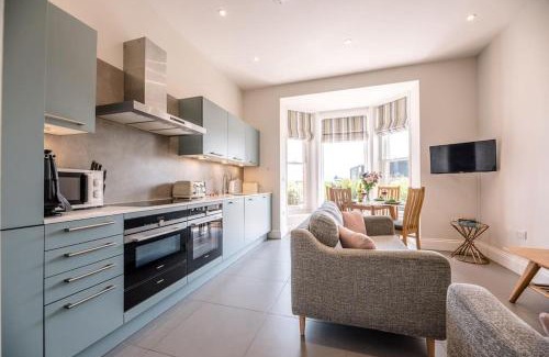 Aldeburgh House | Trehafod, Aldeburgh