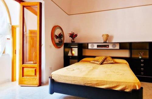 Minori House | Trekking Lovers Vacation Home with Town View