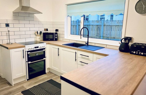 Saint Gennys Cottage | TRELAWNE, pet friendly, with a garden in Crackington Haven