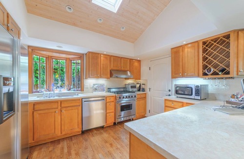 Northeast Carmel Cottage | Tremendous 3-bedroom cottage in Carmel-by-the-Sea