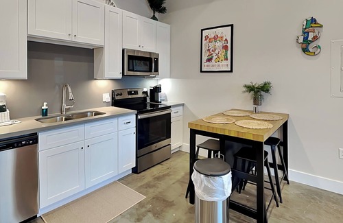 Galveston Condo | Tremont Meilleur 104 | A Downtown Escape