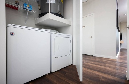 Near East Side Apartment | Trendy 2BR w/Gym, Parking Near Rvrwalk & Dome