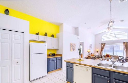 Solana House | Trendy 4BR Home - Pool, BBQ, Games - Near Disney!
