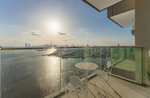 Dubai Apartment | Trendy Apt on the Creek w/Superb Dubai Skyline Vw