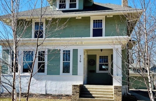 Willmar Apartment | Trendy Craftsman’s Studio! Firepit- laundry
