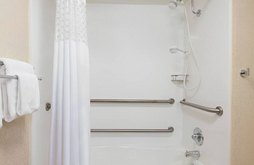 University Place House | Trendy & Fancy Rm for Romantic Couples! W/ Pool