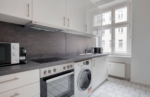 Friedrichshain Apartment | Trendy Friedrichshain 1BR nr Oberbaumbrücke, by Blueground
