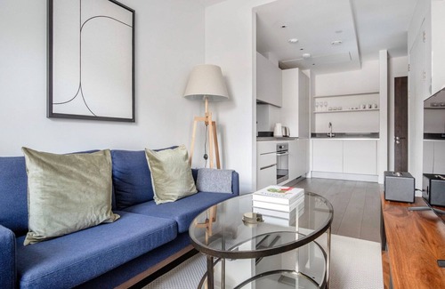 The City of London Apartment | Trendy Holborn 1BR, w/Elevator nr Chancery Lane, by Blueground