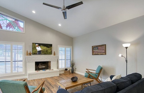 Paradise Valley Village House | Trendy Phoenix Home w/ Pool - Walk to Lookout Mtn!