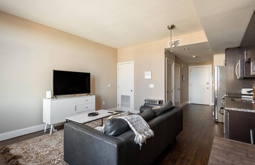 Reston Apartment | Trendy Reston Studio w/Fitness Center, .1 mi to Mall, by Blueground