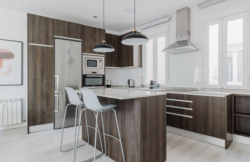 Chamberi Apartment | Trendy Rios Rosas 2BR w/Doorman, Washer & A/C, by Blueground