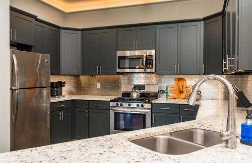 Hot Springs House | Trendy Urban Loft Space | Fireplace | 4 BDR