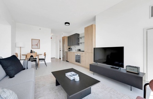 West Loop Apartment | Trendy West Loop 1BR w/Gym & Coworking, nr UIC, by Blueground