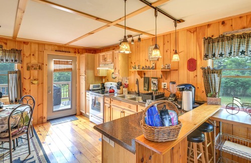 Trenton Cabin | Trenton Chalet - 7 Miles to Acadia National Park!