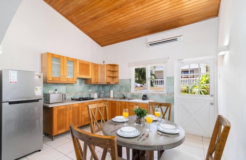 Malmok Apartment | Tres Trapi Suite @ Arashi Beach w/Pool & Deck