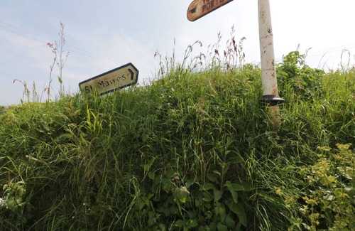 Caerhays Cottage | TREVENNA BARN, pet friendly, with a garden in Veryan
