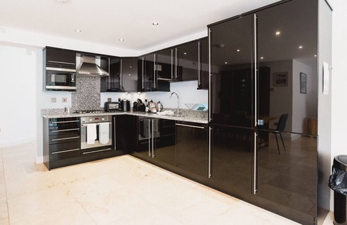 St Austell Cottage | Trewhiddle Villa 10 - a trewhiddle that sleeps 7 guests in 4 bedrooms