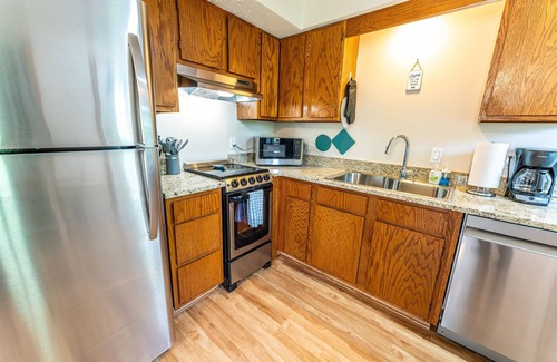Indian Point Cabin | Tribesman Resort #20 - Renovated Cabin, Minutes to Silver Dollar, Great Location
