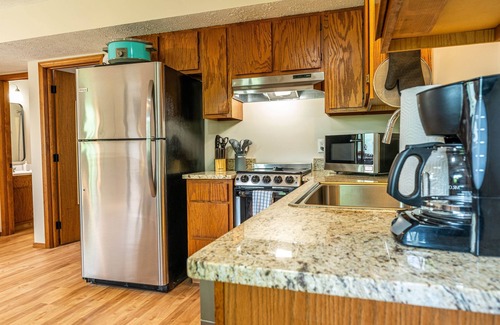 Indian Point Cabin | Tribesman Resort #21 - Renovated Cabin, Minutes to Silver Dollar, Great Location