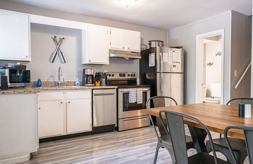 Indian Point Cabin | Tribesman Resort #6 - Renovated Cabin, Minutes to Silver Dollar, Great Location!