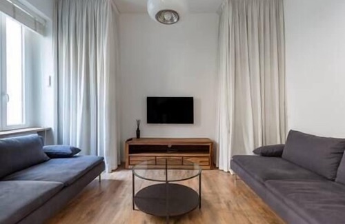 Tricolore Apartment | Tricolor Square Modern Two-room apartment
