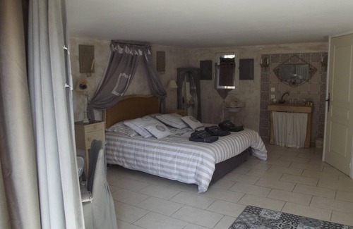 Cabries Bed & Breakfast | Triple room-Comfort-Ensuite-Garden view