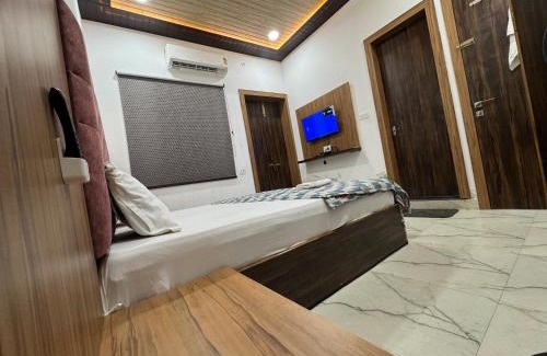 Mathura Hotel | Trishika Residency
