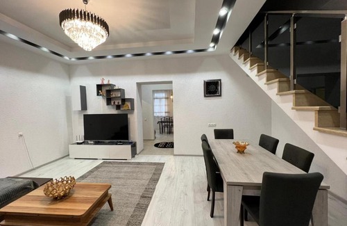 Kutaisi Apartment | Tristanis House