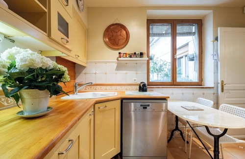 Ternes Apartment | Triumphant Design, by Veeve