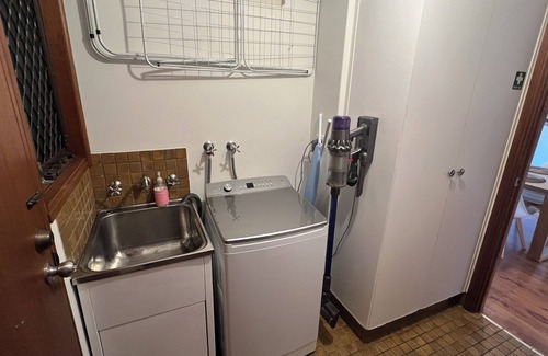 Glenelg House | TrooBloo Townhouse in heart of Glenelg
