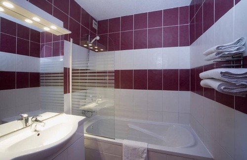 Rivesaltes Hotel | Tropic Hotel