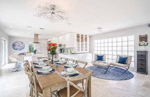 Tropic Isle House | Tropic Paradise~The Perfect Delray Beach Escape~ Heated Pool~Intracoastal Canal