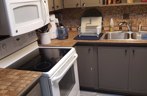 Palm Lee Park House | Tropical 2-bedroom house with pool & hot tub in Fort Myers