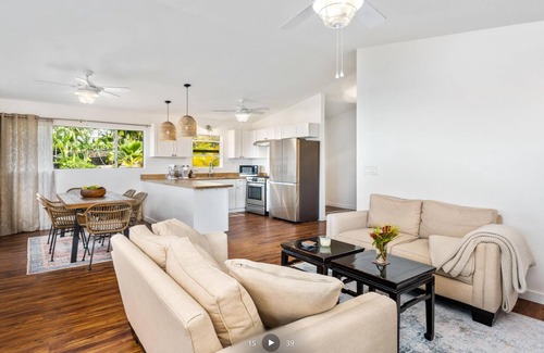 Kalaoa House | Tropical 2 bedroom close to airport and town!