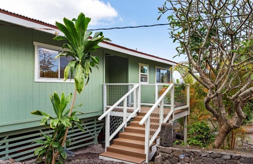 Kalaoa House | Tropical 2 bedroom close to airport and town!