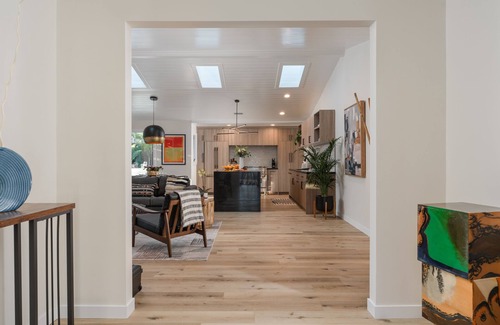 The Mesa House | Tropical Beach Paradise w/Spa ● Steps to Ocean Bluff and Sand ● Pet Friendly