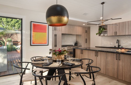 The Mesa House | Tropical Beach Paradise w/Spa ● Steps to Ocean Bluff and Sand ● Pet Friendly