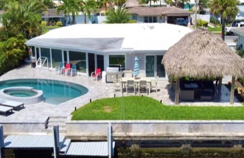 Garden Isles House | Tropical Escape Entire 3 bedroom House w/heated pool and hot tub