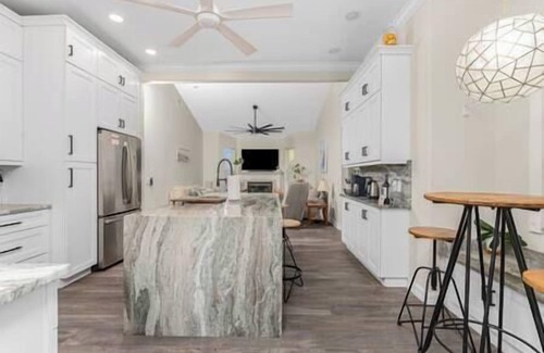 Port Charlotte House | Tropical Garden Hideaway