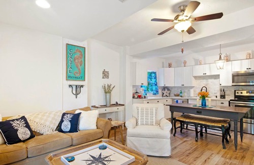 Oakes Estates Apartment | Tropical Green Oasis in Naples