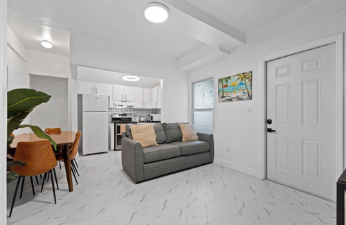 East Little Havana Apartment | Tropical Havana | 2BR | Central Location