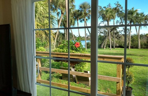 Aripeka House | Tropical Island Romantic Waterfront Private New 2Bed Suite Pool Sand Beach Gulf!