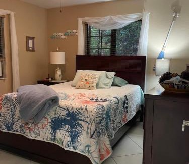 Rural Estates House | Tropical Jungle Bugelow