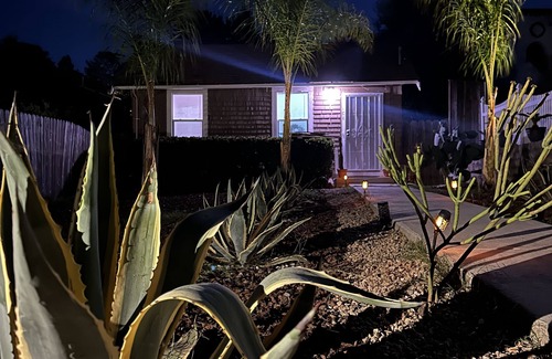 Vallejo House | Tropical North Bay Getaway minutes from the San Francisco ferry and Napa.