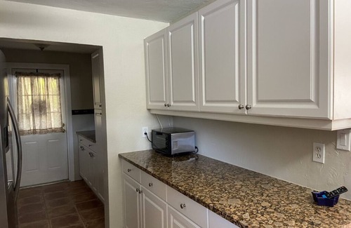 Sarasota House | Tropical Oasis 5 min to Siesta Key, Private Salt Water Pool w Lanai!