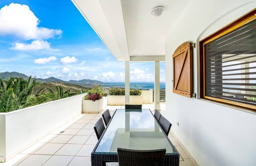 Oyster Pond House | Tropical Oasis in St. Martin 5 min to beach! Huge private pool+panoramic views!