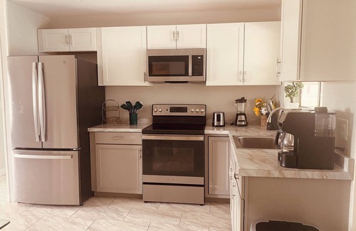 North Port House | "Tropical Oasis: Your Perfect Florida Getaway"